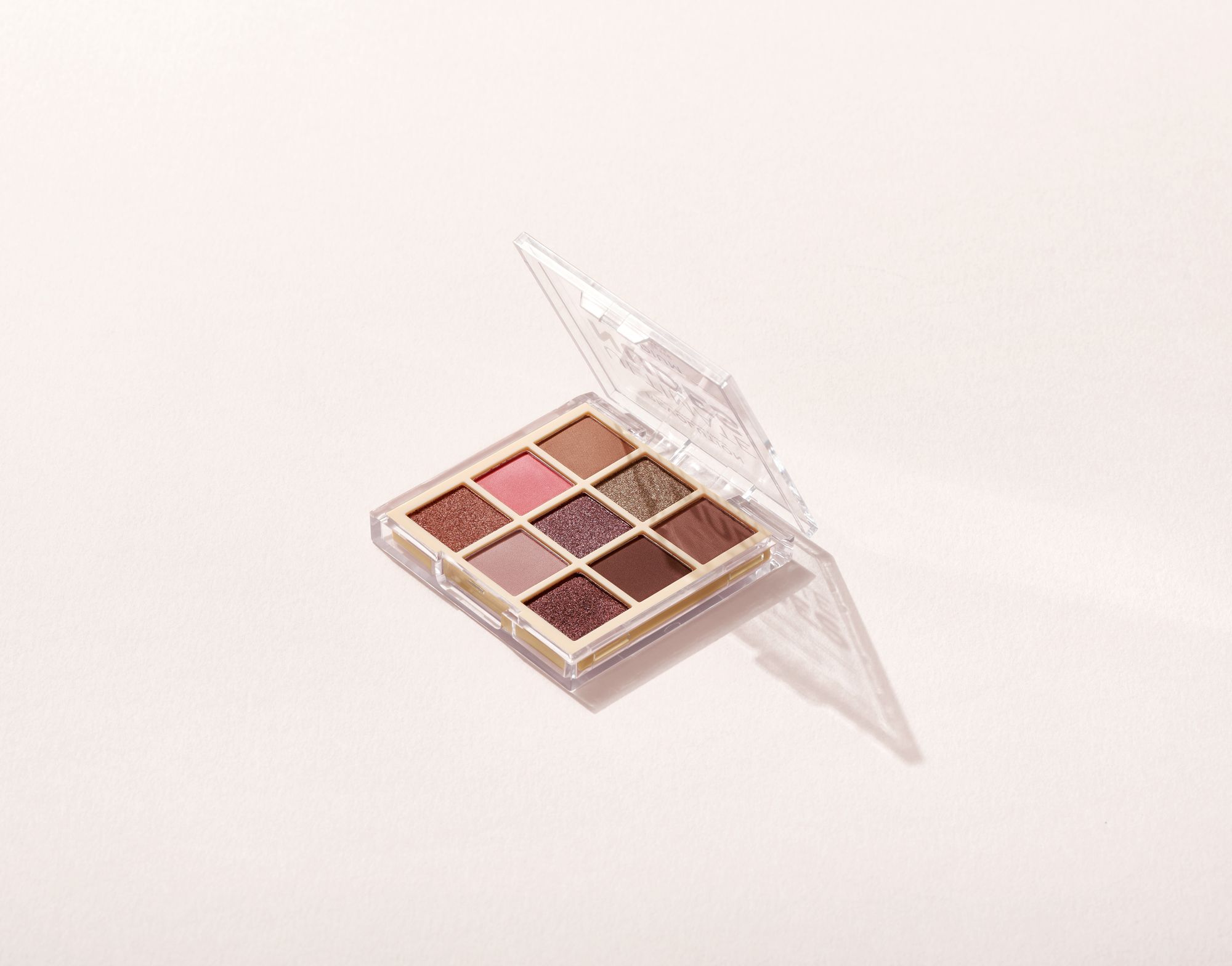 Makeup Revolution - Palette Ultimate Nude Medm Ombres À Paupières Palette Couleurs Nudes