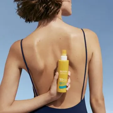 Waterlover Spray Solaire Lacté SPF50+ Spray solaire hydratant multi-protection Spray 200 MLT - Biotherm - Soin - Visuel 2