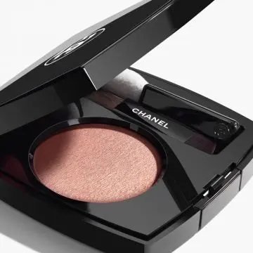 OMBRE ESSENTIELLE OMBRE À PAUPIÈRES 252 PÊCHE GLACÉE 1.9G - CHANEL - Maquillage - Visuel 2