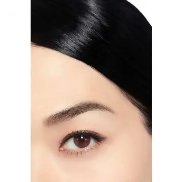 LE CRAYON YEUX CRAYON CONTOUR DES YEUX PRÉCISION 69 GRIS SCINTILLANT 1G - CHANEL - Maquillage - Visuel 2