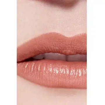 ROUGE ALLURE L'EXTRAIT LE ROUGE HAUTE INTENSITÉ - EXTRAIT DE LUMIÈRE ET DE SOIN - RECHARGE 812 - CHANEL - Maquillage - Visuel 4
