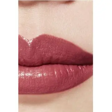 ROUGE ALLURE L'EXTRAIT LE ROUGE HAUTE INTENSITÉ - EXTRAIT DE LUMIÈRE ET DE SOIN - RECHARGE 818 - CHANEL - Maquillage - Visuel 2