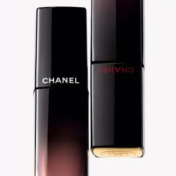 ROUGE ALLURE LAQUE ROUGE À LÈVRES LIQUIDE - ÉDITION LIMITÉE 167 ROUGE NOIR 5.5ML - CHANEL - Maquillage - Visuel 4