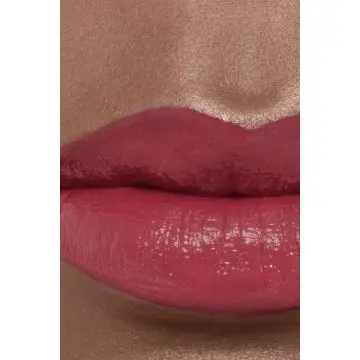 ROUGE COCO BLOOM LE ROUGE À LÈVRES HYDRATANT ET REPULPANT LONGUE TENUE, COULEUR ET BRILLANCE INTENSES 124 MERVEILLE 3G - CHANEL - Maquillage - Visuel 3