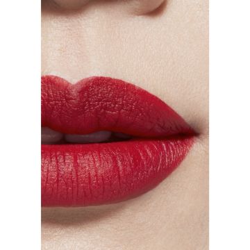 ROUGE ALLURE VELVET ROUGE À LÈVRES 56 ROUGE CHARNEL - CHANEL - Maquillage - Visuel 2