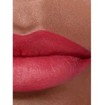 ROUGE ALLURE VELVET LE ROUGE VELOURS LUMINEUX 46 MAGNÉTIQUE 3.5G - CHANEL - Maquillage - Visuel 4