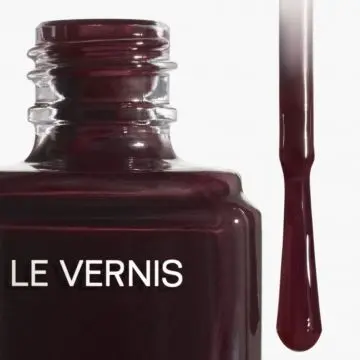 LE VERNIS VERNIS À ONGLES 155 ROUGE NOIR 13ML - CHANEL - Maquillage - Visuel 2