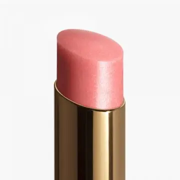 ROUGE COCO BAUME LE BAUME TEINTÉ HYDRATANT EMBELLISSEUR - INTENSITÉ SUR MESURE 936 Chilling Pink - CHANEL - Soin - Visuel 2