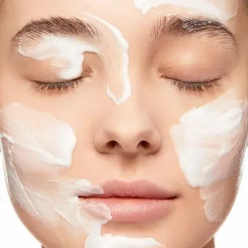 Lait Velours Démaquillant Aux extraits de gentiane jaune & mélisse des Alpes Flacon 200 ml - Clarins - Soin - Visuel 3