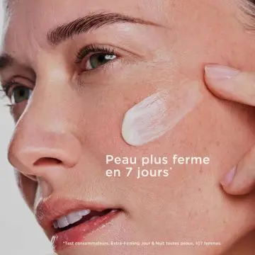 Extra-Firming Jour Toutes Peaux Soin Visage Anti-Âge & Anti-Rides 50ml - Clarins - Soin - Visuel 2