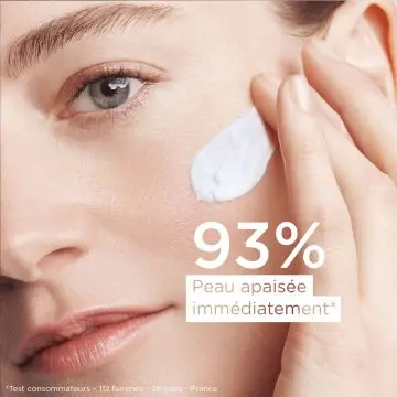 Calm -Essentiel - Baume Cica-Réparateur - A l'extrait de sauge sclarée* Soin Visage  Tube 30ml - Clarins - Soin - Visuel 2