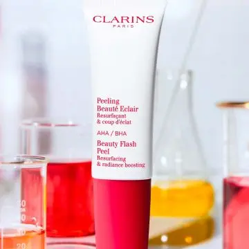 Peeling Beauté Éclair<br/>Resurfaçant & coup d'éclat   Exfoliant et Gommage Tube 50ml - Clarins - Soin - Visuel 3
