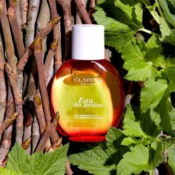 Eau des Jardins Eau de Soins 50ml - Clarins - Soin - Visuel 3 Eau des Jardins Eau de Soins 50ml - Clarins - Soin - Visuel 3