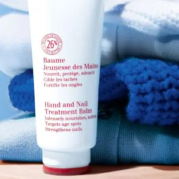 Baume Jeunesse des Mains - 96% d'ingrédients d'origine naturelle  Soin des mains  Tube 100ml - Clarins - Soin - Visuel 3
