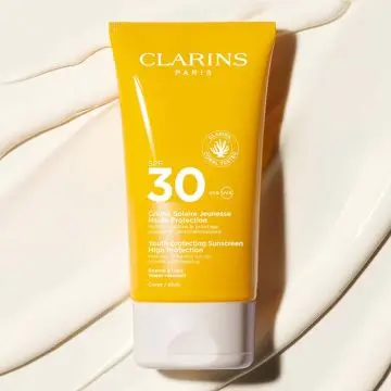 Crème Solaire Jeunesse SPF30 Corps 150ml - Clarins - Soin - Visuel 3 Crème Solaire Jeunesse SPF30 Corps 150ml - Clarins - Soin - Visuel 3