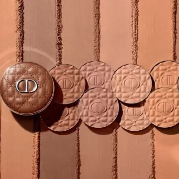 Dior Forever Nude Bronze Poudre Bronzante Fini Éclat Naturel ou Mat 02 Light - Dior - Maquillage - Visuel 2