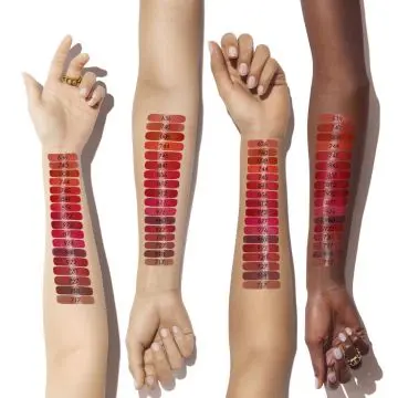 Dior Addict Recharge Rouge à Lèvres Brillant - Couleur Intense - 90 % d'Ingrédients d'Origine Naturelle 845 VINYL RED - Dior - Maquillage - Visuel 4