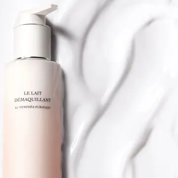 Le démaquillage au Nymphéa Le Lait Démaquillant visage et yeux - Lait micellaire purifiant 200 ml - Dior - Soin - Visuel 2