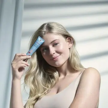 CC Water Clair Gel 'Teint Frais' Perfecteur de Peau 40ml - Erborian - Maquillage - Visuel 4