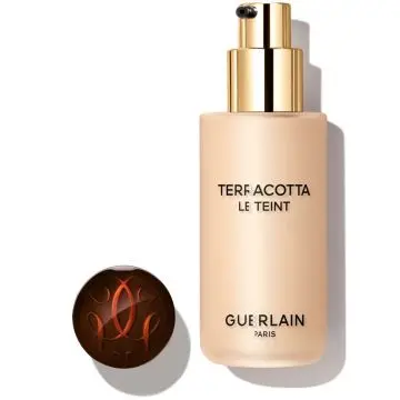 Terracotta Le Teint Fond de Teint Perfection - Fini Mat Lumineux - Longue tenue - Sans Transfert 0.5W WARM / DORÉ - Guerlain - Maquillage - Visuel 2