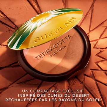 Terracotta Summer Glow - Édition Limitée La Poudre Éclat Bonne Mine Naturelle Moyen Doré