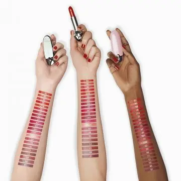 Rouge G de Guerlain La teinte de rouge à lèvres 023 Dark Cherry - Guerlain - Maquillage - Visuel 4