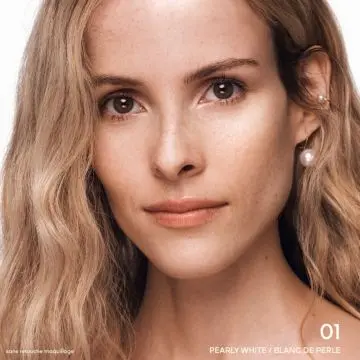 MÉTÉORITES Perles de Poudre Révélatrices de Lumière 01 Pearly White/Blanc Perle - 20g - Guerlain - Maquillage - Visuel 3 MÉTÉORITES Perles de Poudre Révélatrices de Lumière 01 Pearly White/Blanc Perle - 20g - Guerlain - Maquillage - Visuel 3