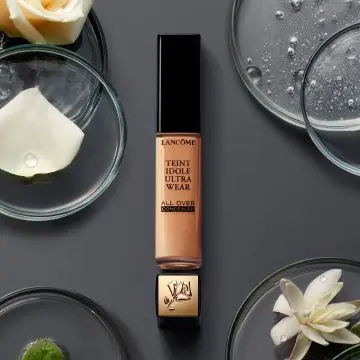 Teint Idole Ultra Wear All Over Concealer Correcteur Teint  Anti-cernes 03 Beige Diaphane - Lancôme - Maquillage - Visuel 3