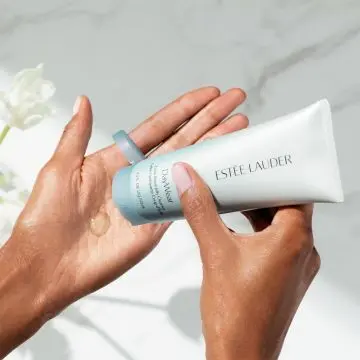 DayWear Gelée Nettoyante Coup d'Éclat 125ml - Estée Lauder - Soin - Visuel 2