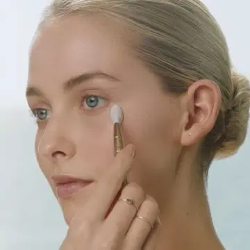 Re-Nutriv Ultimate Diamond Sérum Yeux Révélateur d'Énergie 15 ml - Estée Lauder - Soin - Visuel 3
