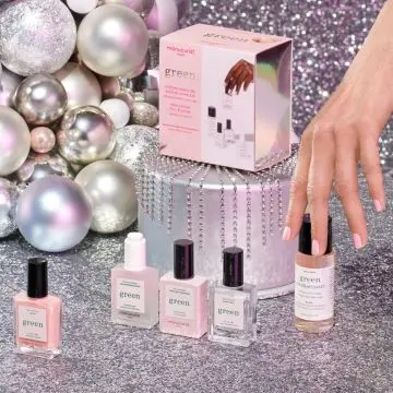 Coffret Routine Complète Manucure Dégraissant, Base Coat, Vernis, Top Coat & Gouttes Séchantes  - Manucurist - Maquillage - Visuel 3 Coffret Routine Complète Manucure Dégraissant, Base Coat, Vernis, Top Coat & Gouttes Séchantes  - Manucurist - Maquillage - Visuel 3