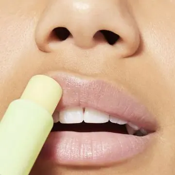 Sweet Lemon Stick Lèvres Hydratant 4g - Nuxe - Soin - Visuel 3