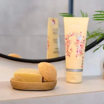 Coffret rituel bon pour vous et pour la planète Peau douce et éclatante  - Omum - Soin - Visuel 3