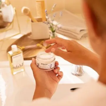 Baume Jeunesse Visage Huile Essentielle de Sauge 50ml - Payot - Soin - Visuel 3