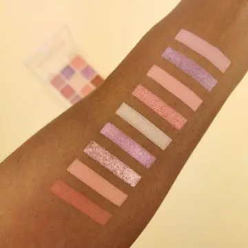 PALETTE ULTIMATE NUDE LIGHT Ombres à paupières Palette couleurs nudes - Makeup Revolution - Maquillage - Visuel 2 PALETTE ULTIMATE NUDE LIGHT Ombres à paupières Palette couleurs nudes - Makeup Revolution - Maquillage - Visuel 2