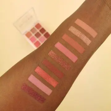 PALETTE ULTIMATE NUDE MEDM Ombres à paupières Palette couleurs nudes - Makeup Revolution - Maquillage - Visuel 2 PALETTE ULTIMATE NUDE MEDM Ombres à paupières Palette couleurs nudes - Makeup Revolution - Maquillage - Visuel 2