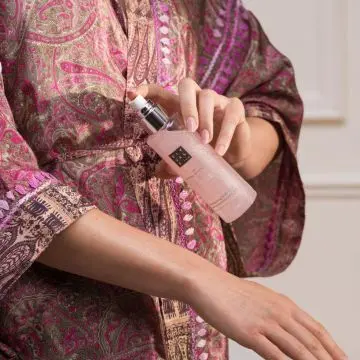 The Ritual of Sakura Brume Scintillante Corps 150ml - RITUALS - Soin - Visuel 4