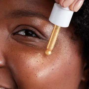 Ultralighter Highlighter Doré - Si si la paillette - Maquillage - Visuel 2