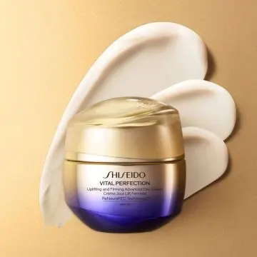 Vital Perfection Recharge Crème Jour Lift Fermeté SPF30 50ml - Shiseido - Soin - Visuel 2 Vital Perfection Recharge Crème Jour Lift Fermeté SPF30 50ml - Shiseido - Soin - Visuel 2