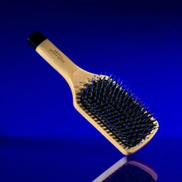 BROSSE BRILLANCE & DOUCEUR Brosse Pour Démêler la Chevelure Tout En Douceur 1 pièce - HAIR RITUEL BY SISLEY - Accessoire - Visuel 2