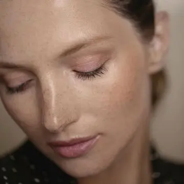 Phyto-Teint Nude Fond de Teint Soin Seconde Peau 0C Vanilla - Sisley - Maquillage - Visuel 2