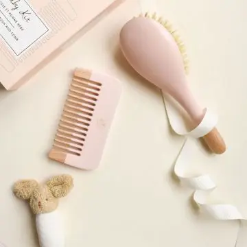 Baby Kit Pink Brosse 100% sanglier petit modèle + peigne bois  Brosse bébé en bois - Picots 100% sanglier - Bachca - Accessoire - Visuel 3