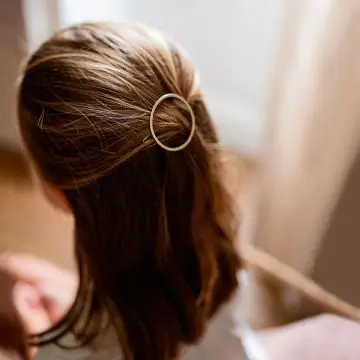 Barrette ronde  Barrette ronde dorée Barrette triangle métal - Bachca - Accessoire - Visuel 3 Barrette ronde  Barrette ronde dorée Barrette triangle métal - Bachca - Accessoire - Visuel 3