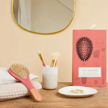 Coffret Les essentiels Terracotta Brosse sanglier/nylon + pinceau blush + pinceau paupières biseauté + barrette ronde + pochette coton  - Bachca - Accessoire - Visuel 2