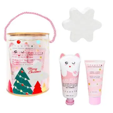 Coffret Cylindre de Noël Crème Corps, Crème Mains & Bombe de Bain  - Inuwet - Soin - Visuel 1 Coffret Cylindre de Noël Crème Corps, Crème Mains & Bombe de Bain  - Inuwet - Soin - Visuel 1