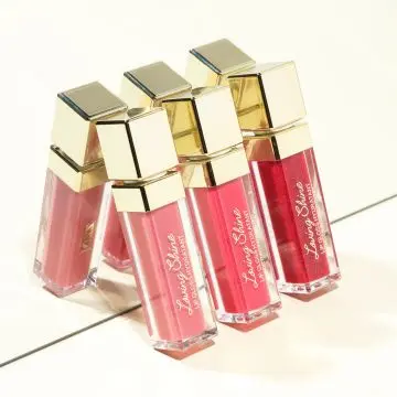 Loving Shine  Lip Gloss N°1 First Kiss - Jozz Beauty - Maquillage - Visuel 4 Loving Shine  Lip Gloss N°1 First Kiss - Jozz Beauty - Maquillage - Visuel 4