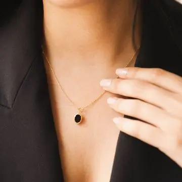 Pouvoir des Pierres Bougie Bijou Parfumée - Collier Or Onyx (noir) - My Jolie Candle - Accessoire - Visuel 2 Pouvoir des Pierres Bougie Bijou Parfumée - Collier Or Onyx (noir) - My Jolie Candle - Accessoire - Visuel 2