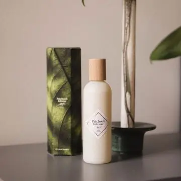 Les Parfums D'Intérieur Brume Parfumée Patchouli Intense - My Jolie Candle - Accessoire - Visuel 2 Les Parfums D'Intérieur Brume Parfumée Patchouli Intense - My Jolie Candle - Accessoire - Visuel 2