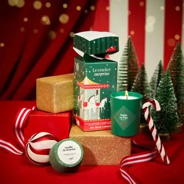 Cracker Merveilleux Sapin en Fête Bougie Parfumée & Bombe de Douche  - My Jolie Candle - Accessoire - Visuel 3