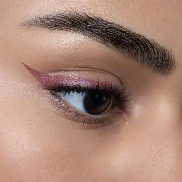 Crayon lèvres Khôl Nude rose 02 - Nabilla Beauty - Maquillage - Visuel 4